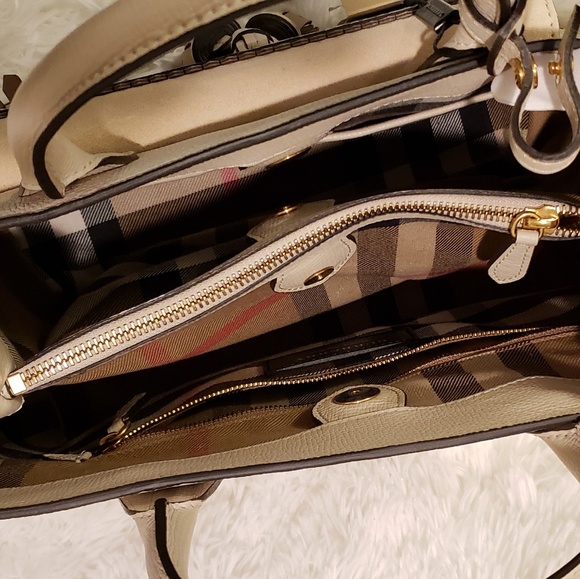 Burberry Broguing Medium Tote NWT - Picture 6 of 8